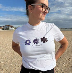 t-shirt-a-fleurs-violettes-casual-fait-main Purple Flowers